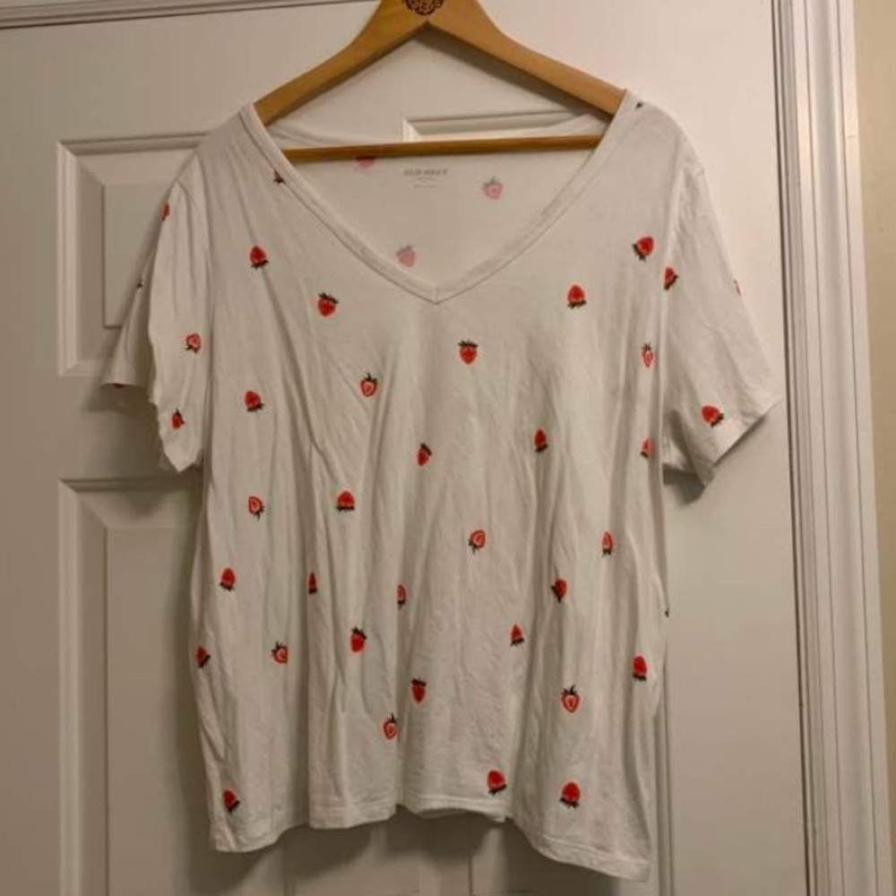 White V-Neck Top with Red Strawberry Print -xL 🍓